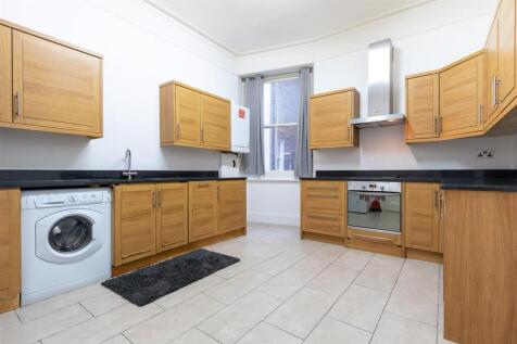 kitchen (1 of 1).jpg