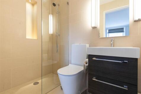 bedroom 3 en-suite.jpg