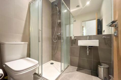 Bathroom (1 of 1).jpg