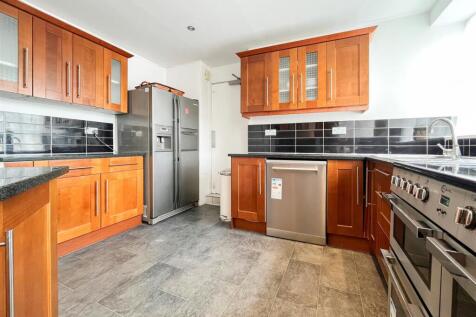 kitchen (1 of 1).jpg