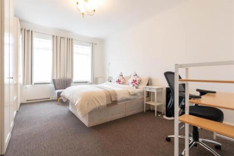 bedroom 4.jpg