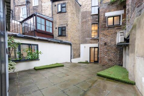 Private rear terrace 2.jpg