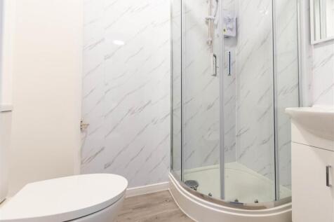 room 1- en-suite.jpg