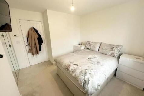 Bedroom 1.jpeg