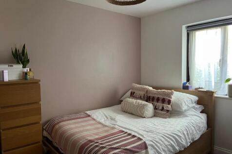 Bedroom pic 2.jpg