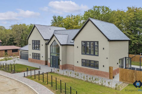 4 &amp; 5 Bedroom Detached Homes