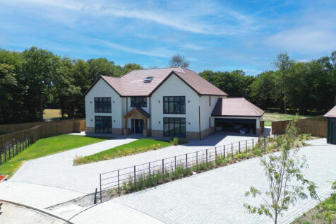 4 &amp; 5 Bedroom Detached Homes