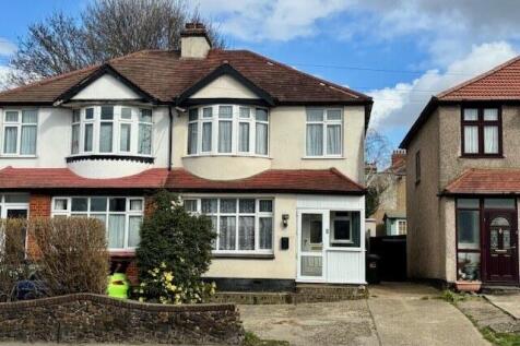 3 Bed semi-detached House to rent
