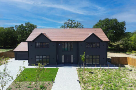 4 &amp; 5 Bedroom Detached Homes