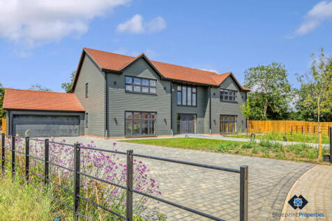 4 &amp; 5 Bedroom Detached Homes