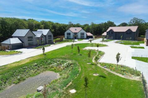 4 &amp; 5 Bedroom Detached Homes