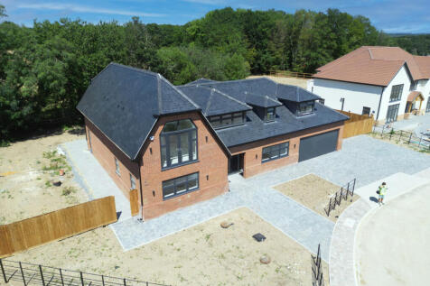 4 &amp; 5 Bedroom Detached Homes