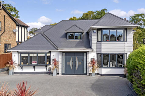 4 Bed Detached House For Sale