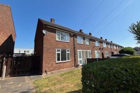 3 Bed Semi Detached House To Rent