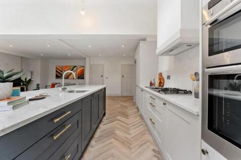 32 PINE ROAD-60.jpg