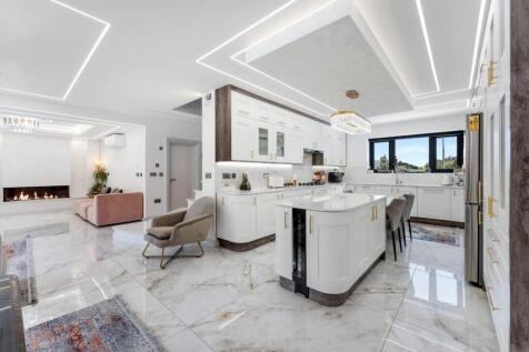10 LAWTON AVENUE-11.jpg