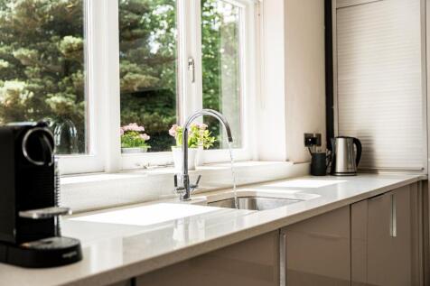 42 Moss Lane, SK7 1RD-42.jpg