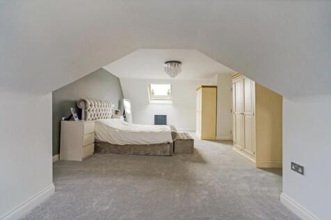 87787_6 Cairn Avenue Guiseley  (26)_low.jpg