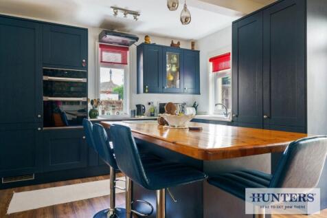 99933_5 Leeds Road Rawdon (6) - Copy_low.jpg