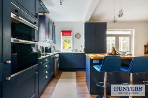 99933_5 Leeds Road Rawdon (7) - Copy_low.jpg