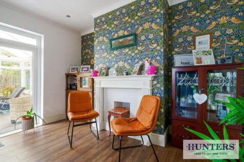 99933_5 Leeds Road Rawdon (8) - Copy_low.jpg