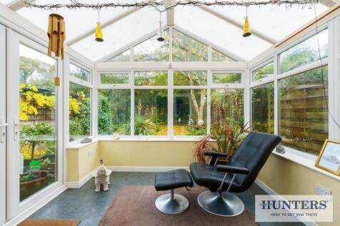 99933_5 Leeds Road Rawdon (9) - Copy_low.jpg