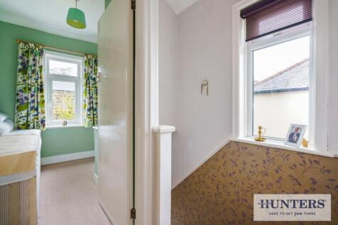 99933_5 Leeds Road Rawdon (12) - Copy_low.jpg