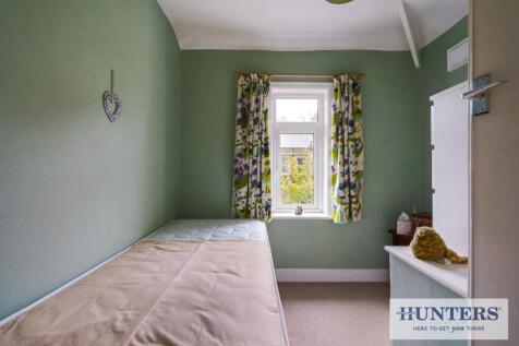 99933_5 Leeds Road Rawdon (16) - Copy_low.jpg