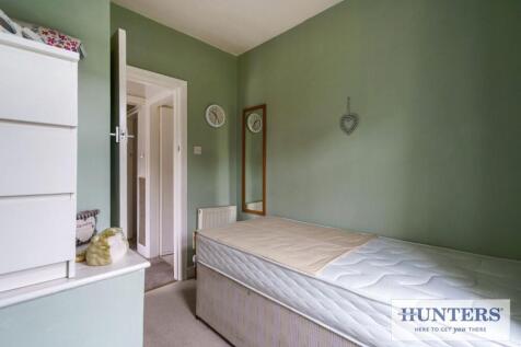 99933_5 Leeds Road Rawdon (17) - Copy_low.jpg