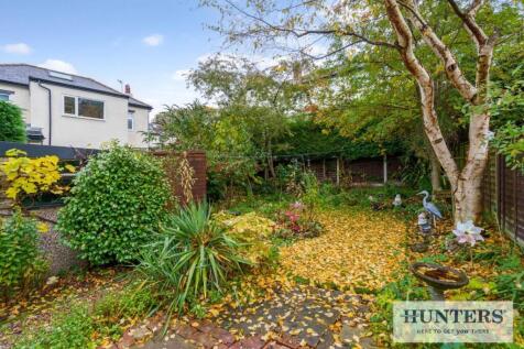 99933_5 Leeds Road Rawdon (20) - Copy_low.jpg