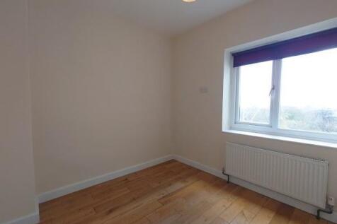 Larkfield bedroom 3.jpg