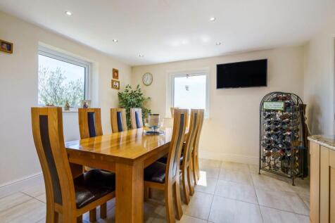 90682_Highfield-House-Cross-Lane  (20)_low.jpg