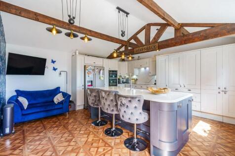 90682_Highfield-House-Cross-Lane  (24)_low.jpg