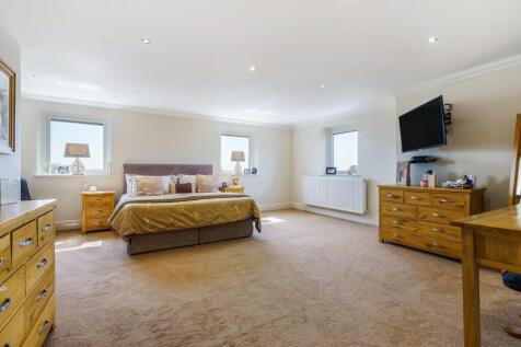 90682_Highfield-House-Cross-Lane  (34)_low.jpg