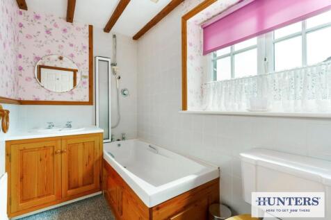 93787_39 Gill Lane Yeadon (24) - Copy_low.jpg