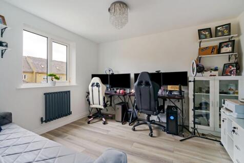 87787_6 Cairn Avenue Guiseley  (19)_low.jpg