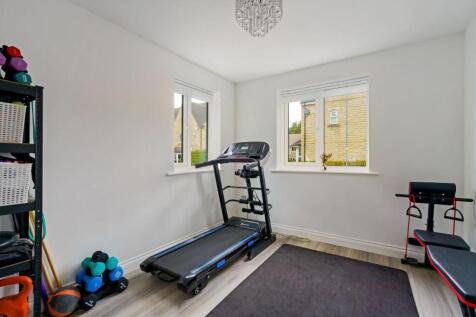 87787_6 Cairn Avenue Guiseley  (22)_low.jpg