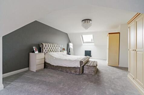 87787_6 Cairn Avenue Guiseley  (25)_low.jpg