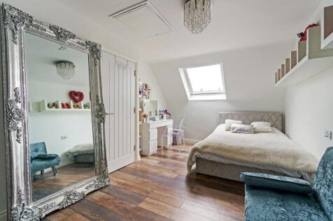 87787_6 Cairn Avenue Guiseley  (27)_low.jpg