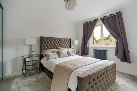 87787_6 Cairn Avenue Guiseley  (29)_low.jpg
