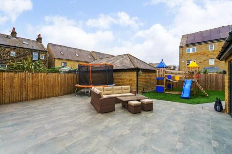 87787_6 Cairn Avenue Guiseley  (42)_low.jpg