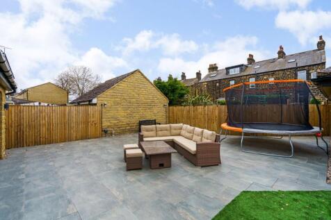 87787_6 Cairn Avenue Guiseley  (43)_low.jpg