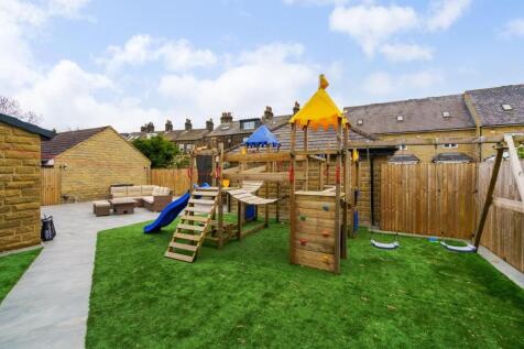 87787_6 Cairn Avenue Guiseley  (44)_low.jpg