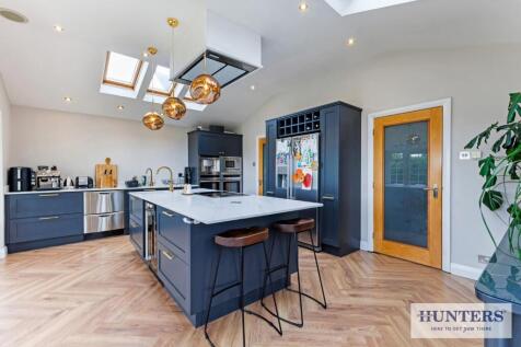 95745_22 Ridgeway Guiseley (6) - Copy_low.jpg