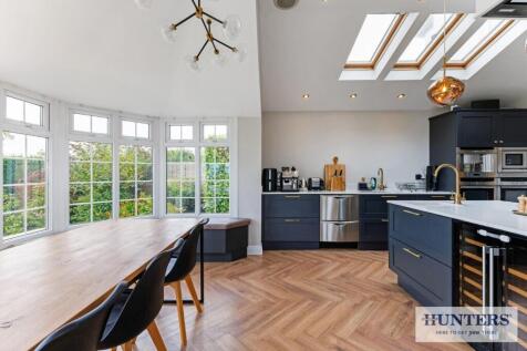 95745_22 Ridgeway Guiseley (10) - Copy_low.jpg