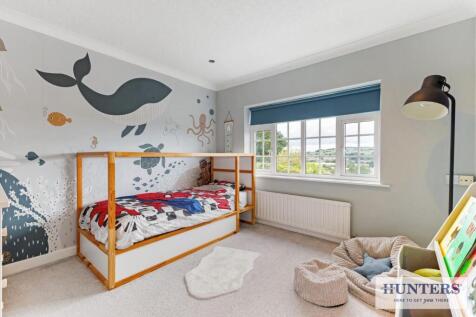 95745_22 Ridgeway Guiseley (20) - Copy_low.jpg