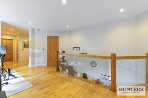 96880_Greenacres-Esholt-Avenue-Guiseley (29) - Cop