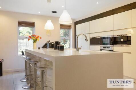 96880_Greenacres-Esholt-Avenue-Guiseley (17) - Cop