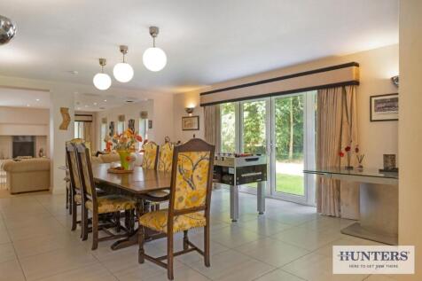 96880_Greenacres-Esholt-Avenue-Guiseley (20) - Cop