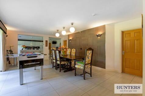 96880_Greenacres-Esholt-Avenue-Guiseley (21) - Cop